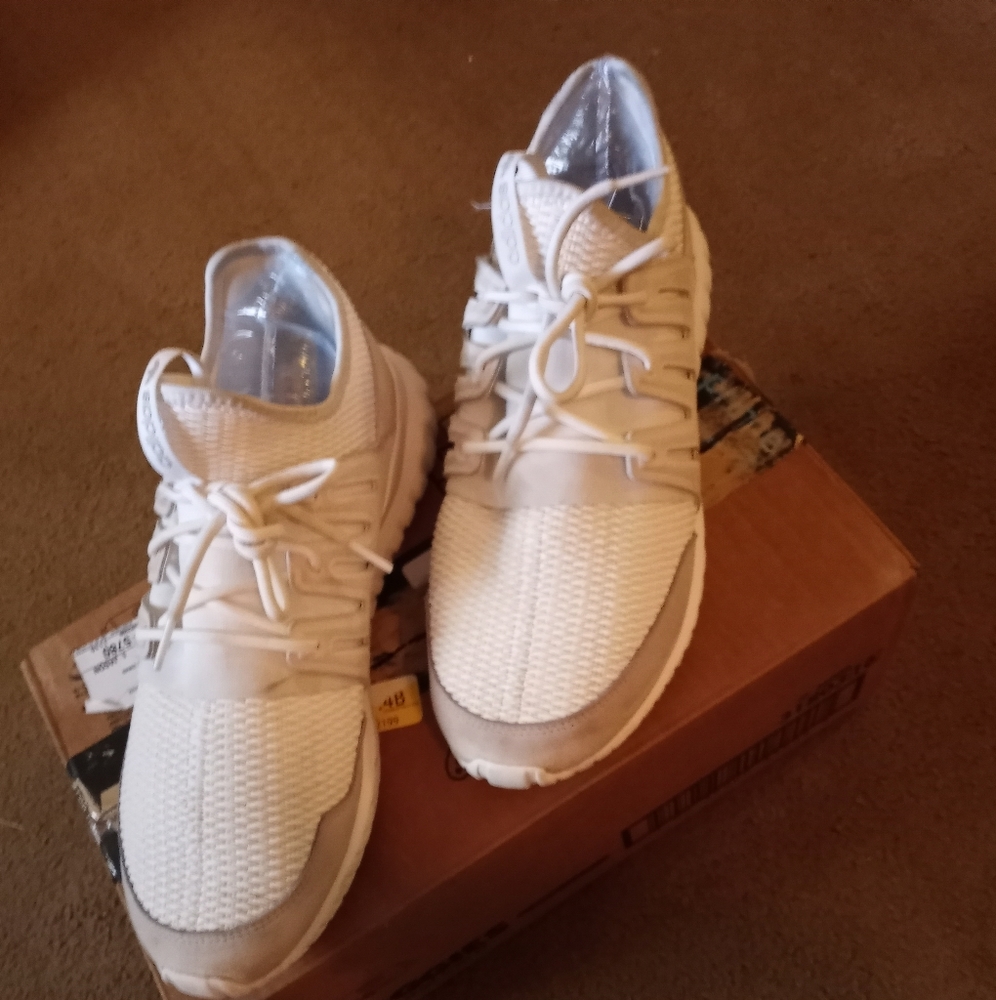 Adidas Tubular Radial